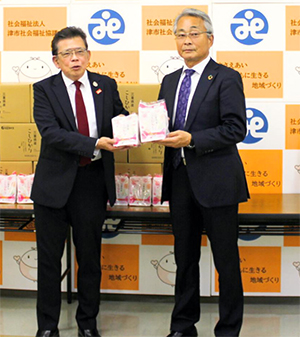 ミエライス様贈呈式